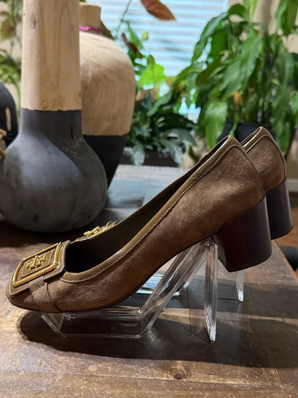 Tory Burch Helen Brown Taupe Suede Leather Pumps 7M Gold Double T